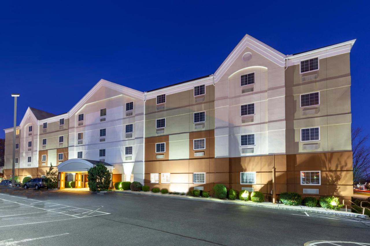 Candlewood Suites-West Springfield By Ihg Exterior photo
