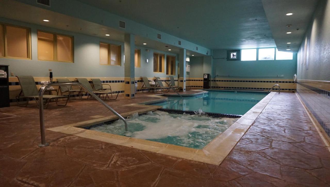 Candlewood Suites-West Springfield By Ihg Exterior photo